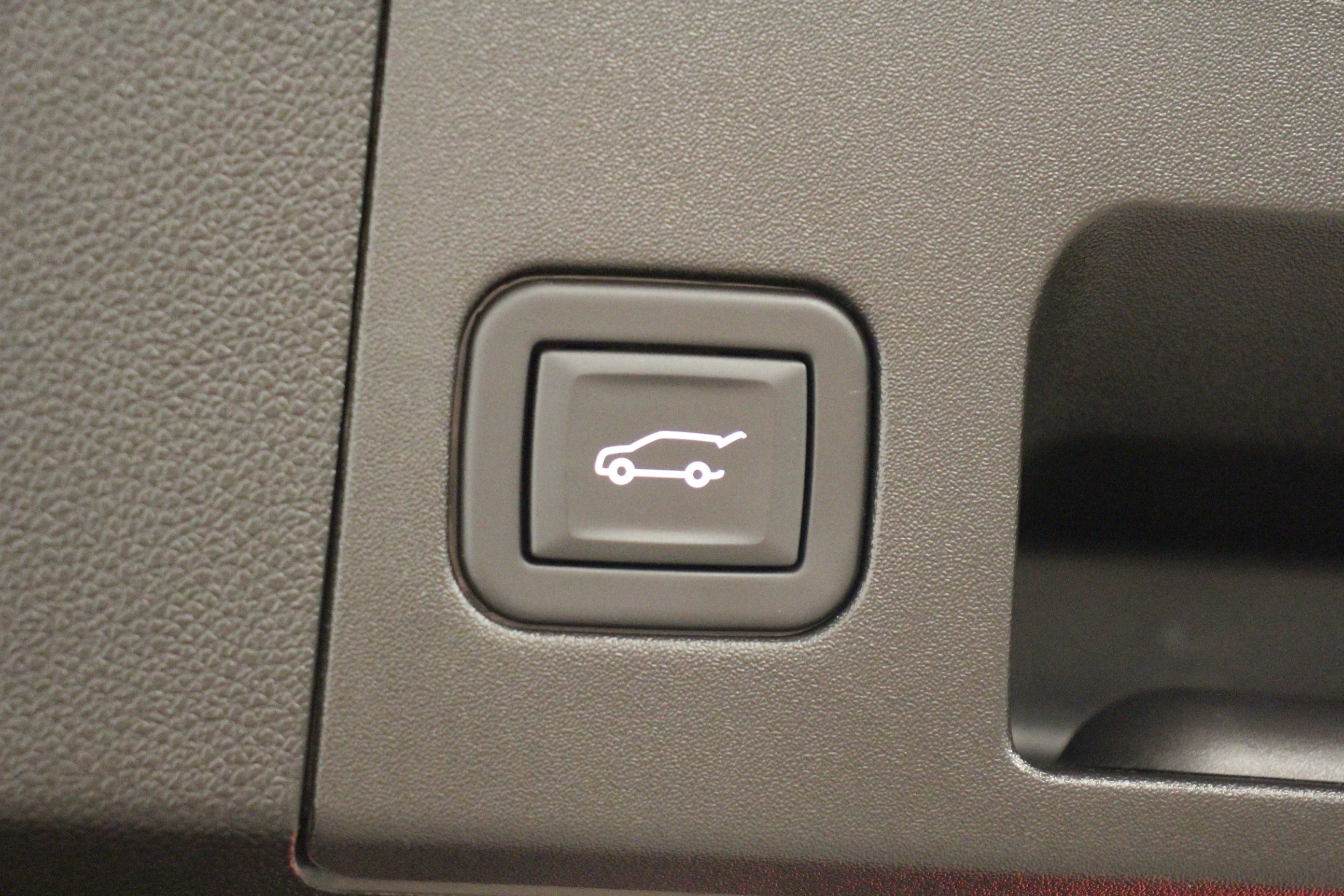 Used 2024 Cadillac XT4 Luxury image 13