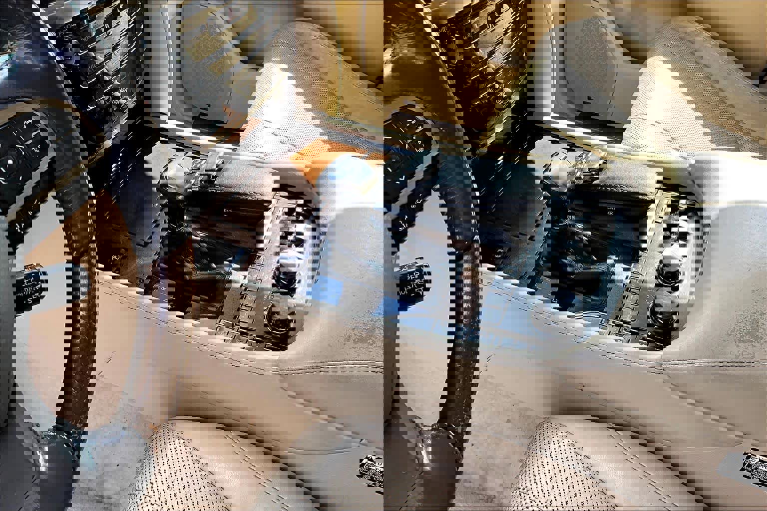 Used 2017 Lexus LX 570 4WD w/ Luxury Package image 17