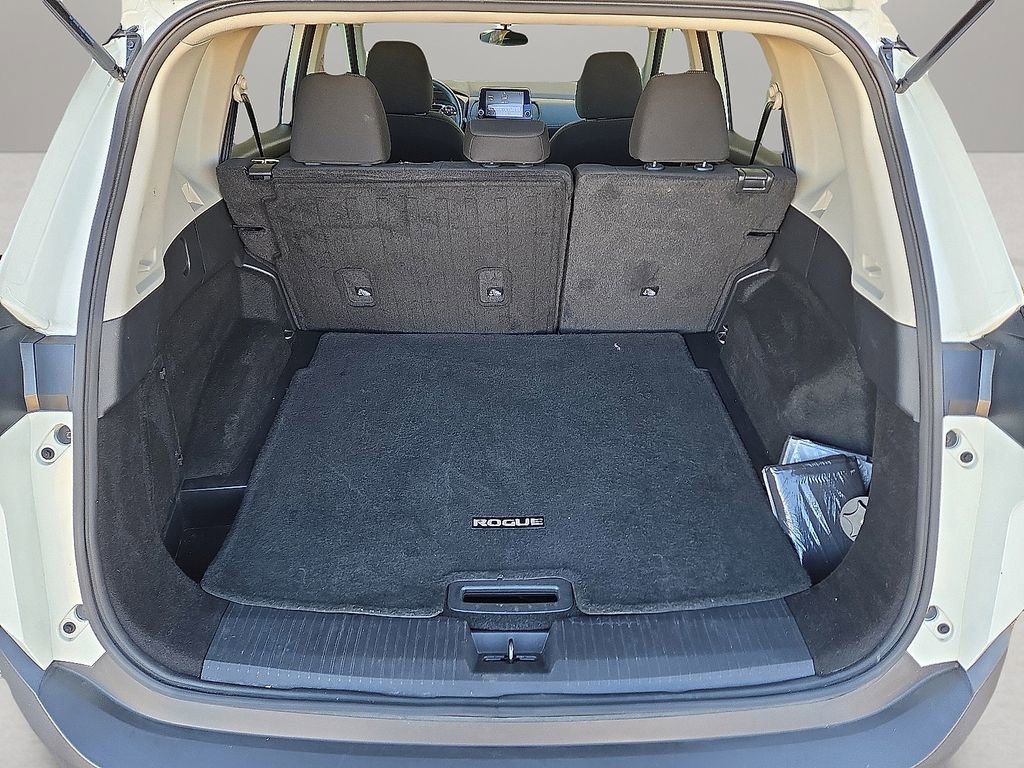 Used 2023 Nissan Rogue S image 12
