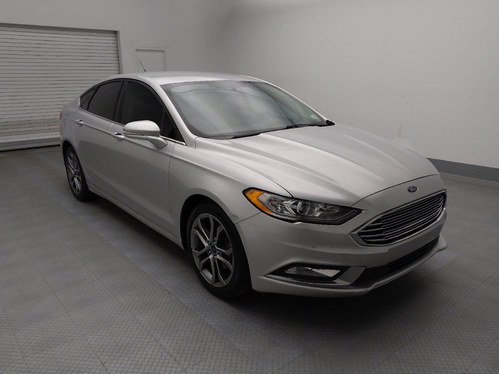 Used 2017 Ford Fusion SE w/ Equipment Group 201A image 13
