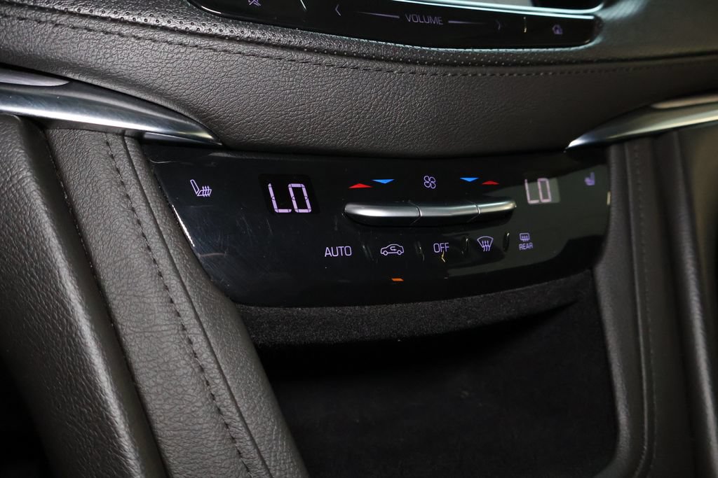 Used 2018 Cadillac XT5 Luxury w/ Driver Awareness Package AWD/4WD image 31