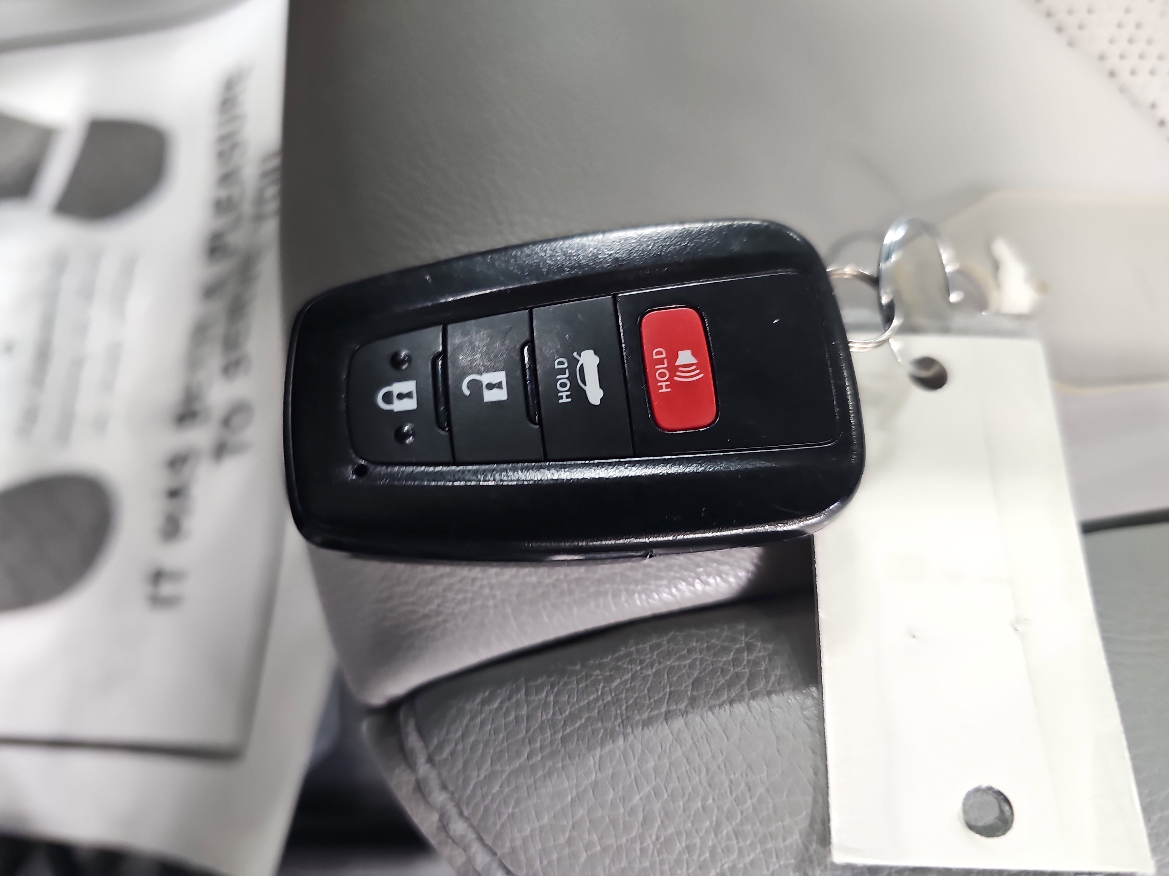 Used 2023 Toyota Camry XSE image 35