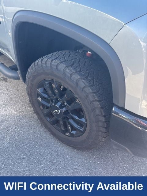 Used 2025 Chevrolet Silverado 2500 LTZ w/ LTZ Plus Package image 13