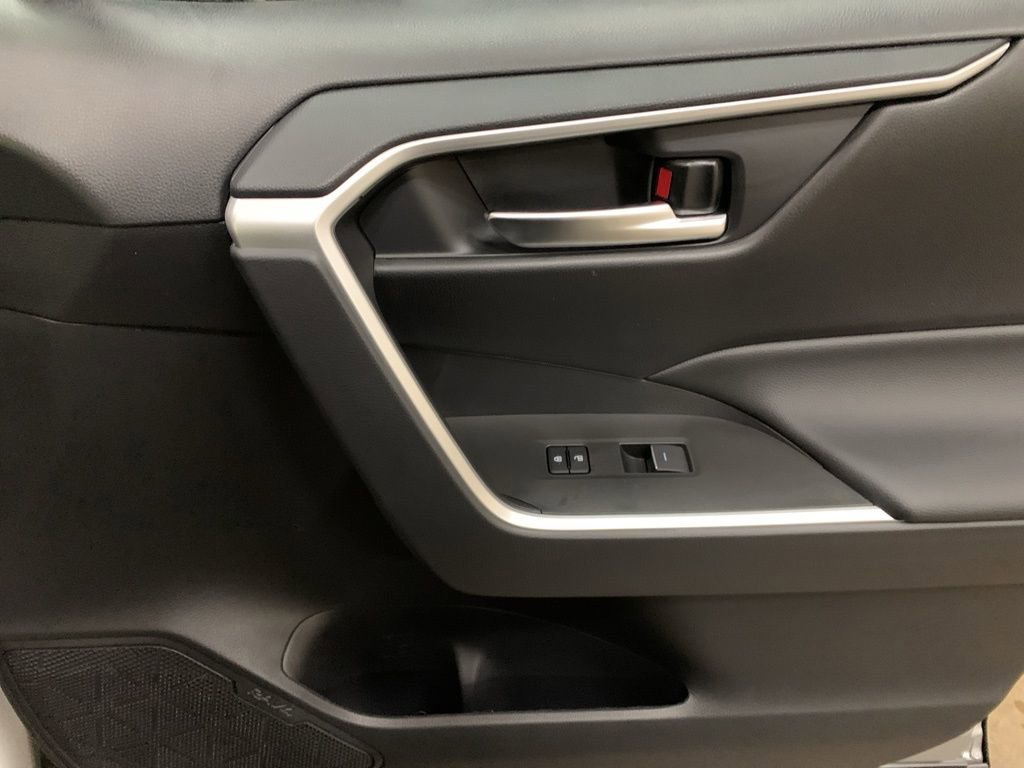 New 2025 Toyota RAV4 XLE image 19