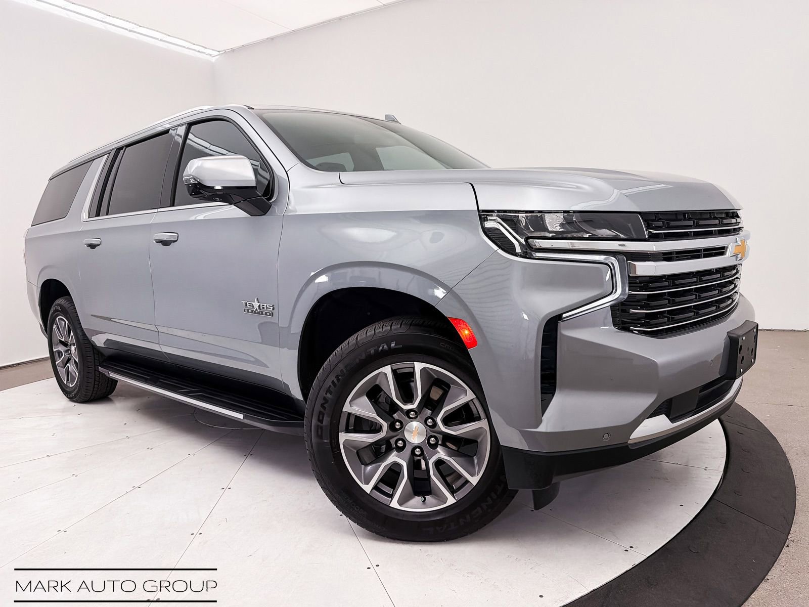 Used 2024 Chevrolet Suburban LT w/ Luxury Package