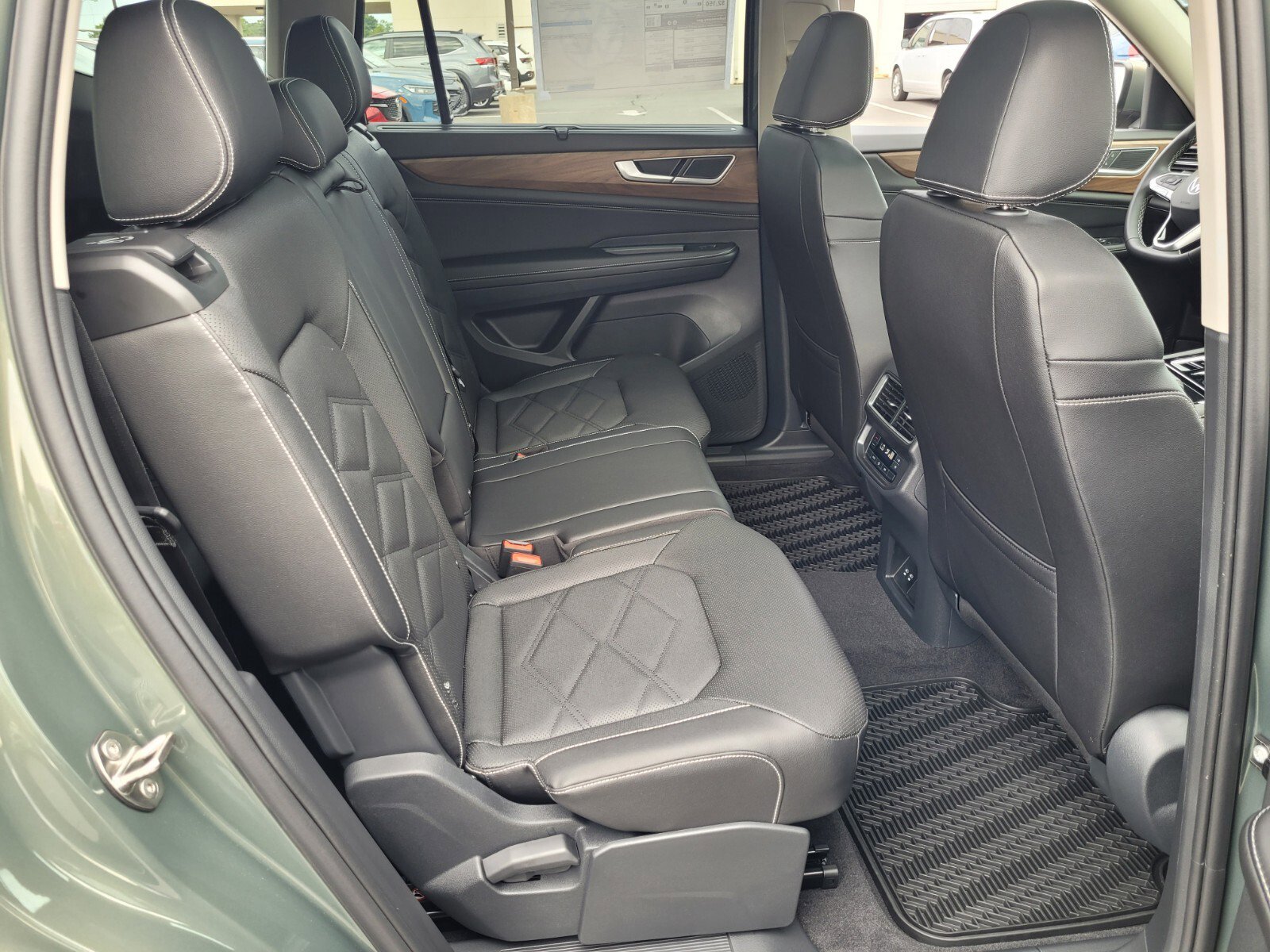 New 2026 Volkswagen Atlas SE image 9