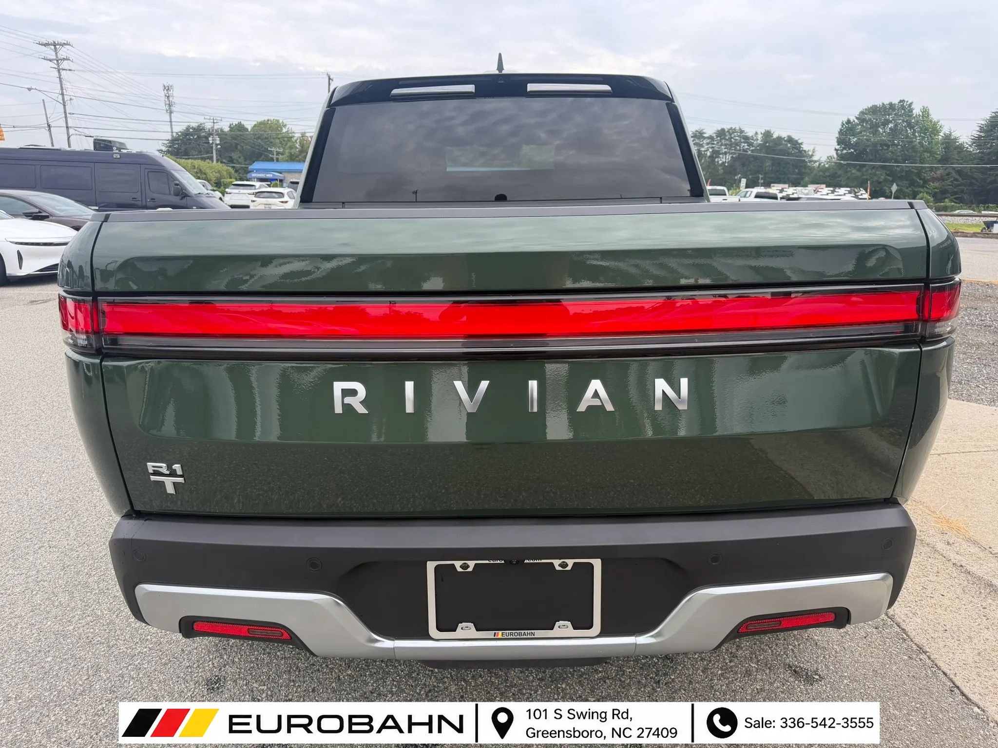 Used 2023 Rivian R1T Adventure Dual AWD/4WD image 4