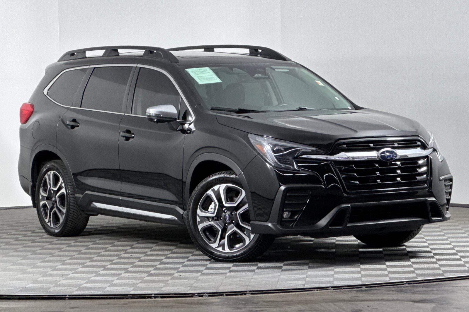 Used 2023 Subaru Ascent Limited w/ Technology Package image 2