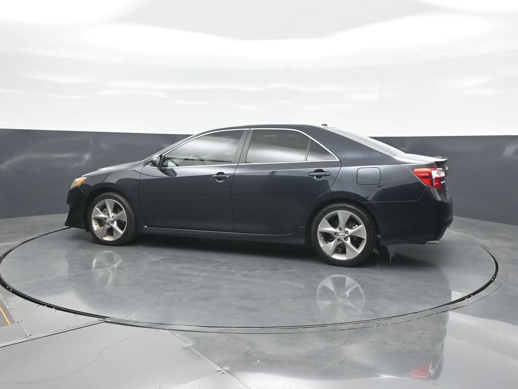 Used 2012 Toyota Camry SE FWD image 4