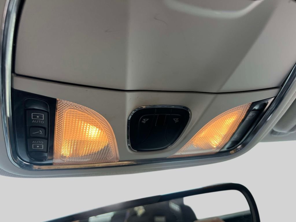 Used 2019 Jeep Cherokee Limited AWD/4WD image 30
