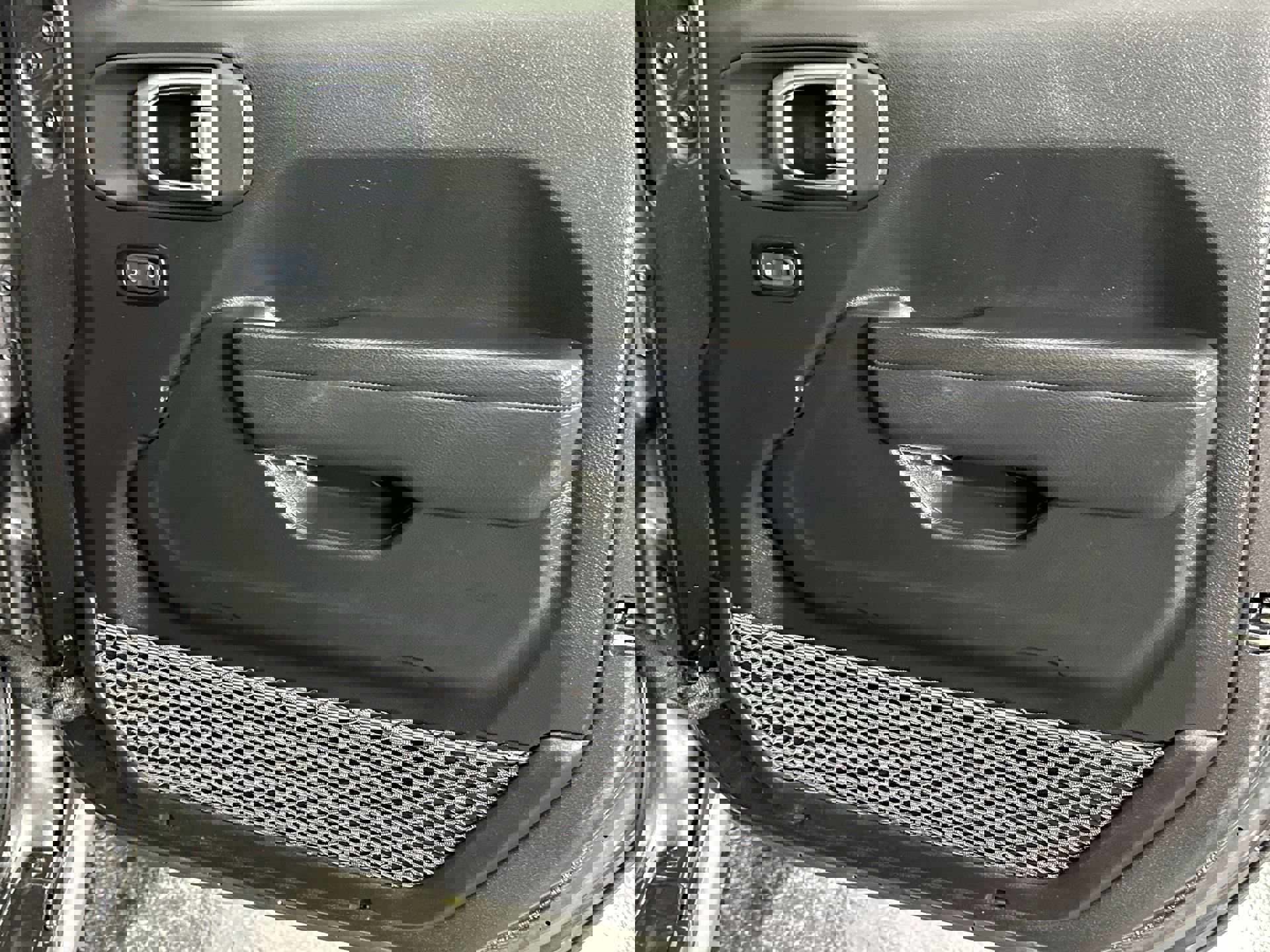 Used 2023 Jeep Wrangler Unlimited w/ Cold Weather Group image 34