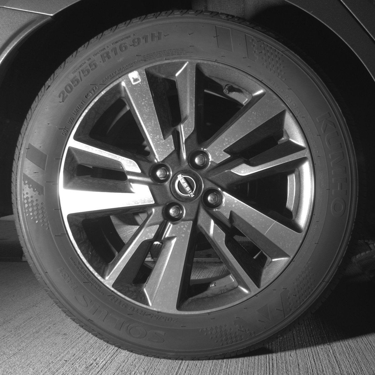 Used 2025 Nissan Versa SV image 15