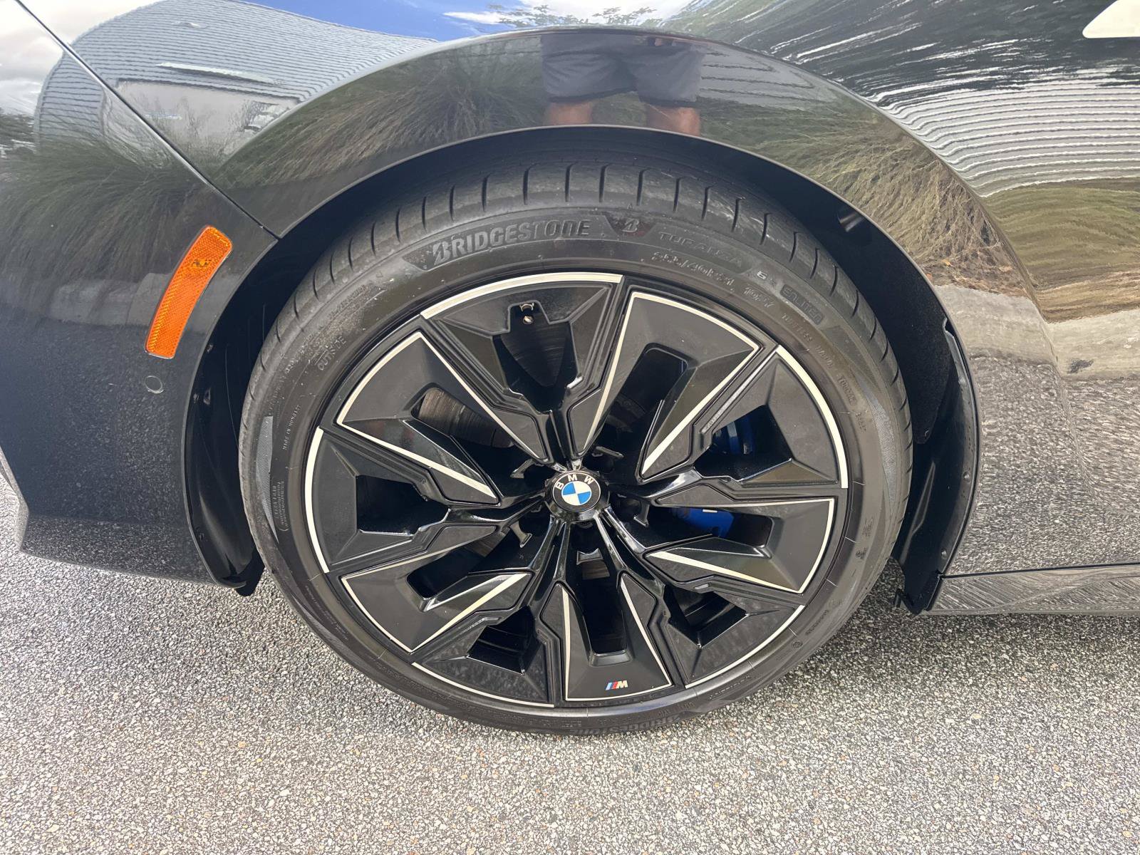 Used 2024 BMW i7 M70 w/ Executive Package AWD/4WD image 10