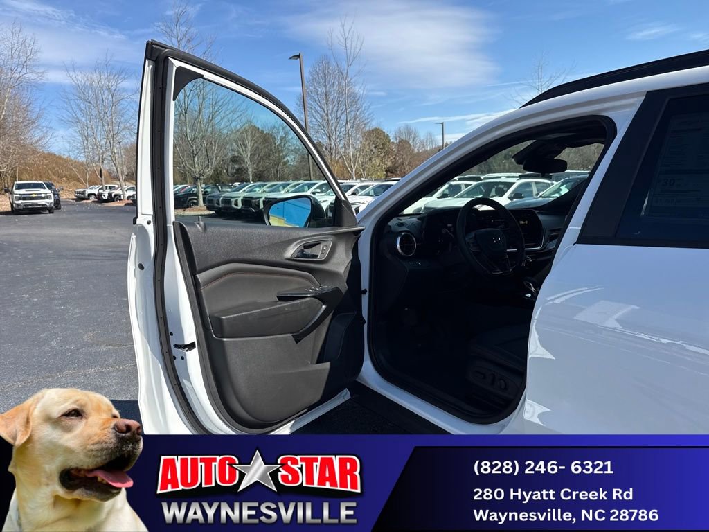 New 2025 Chevrolet Trax RS w/ Driver Confidence Package image 9