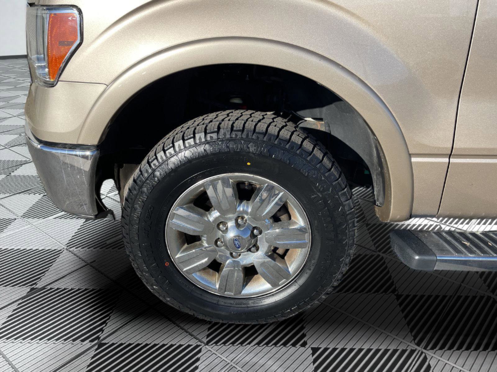 Used 2012 Ford F150 Lariat w/ Lariat Chrome Pkg image 23