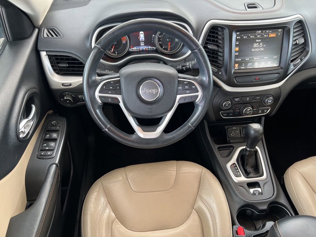 Used 2017 Jeep Cherokee Limited image 21