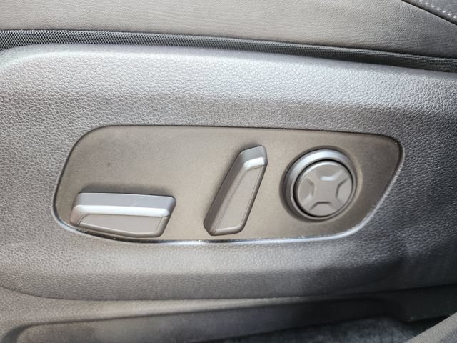 Certified 2025 Kia Carnival FWD image 27