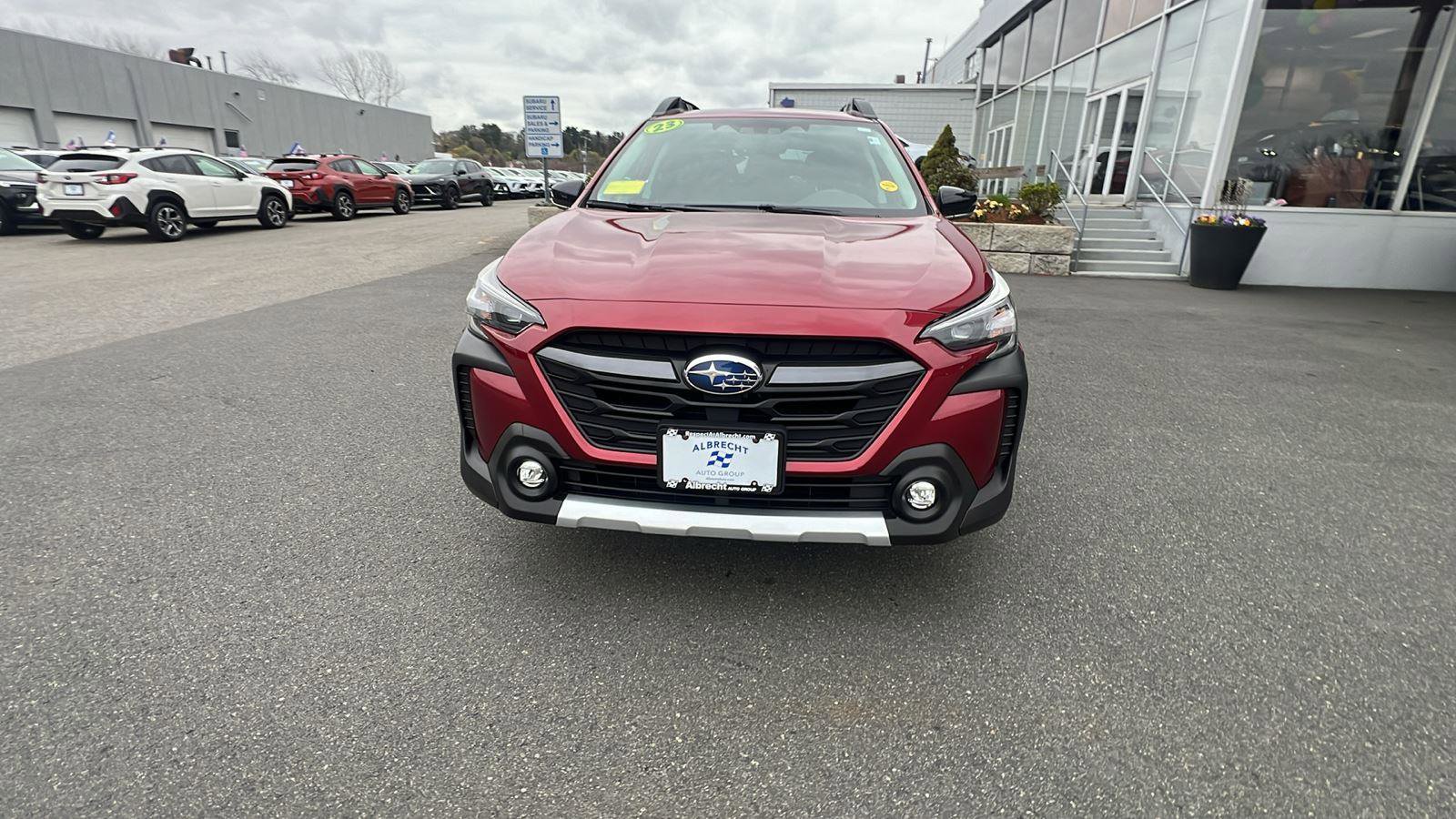Used 2023 Subaru Outback Limited AWD/4WD image 2