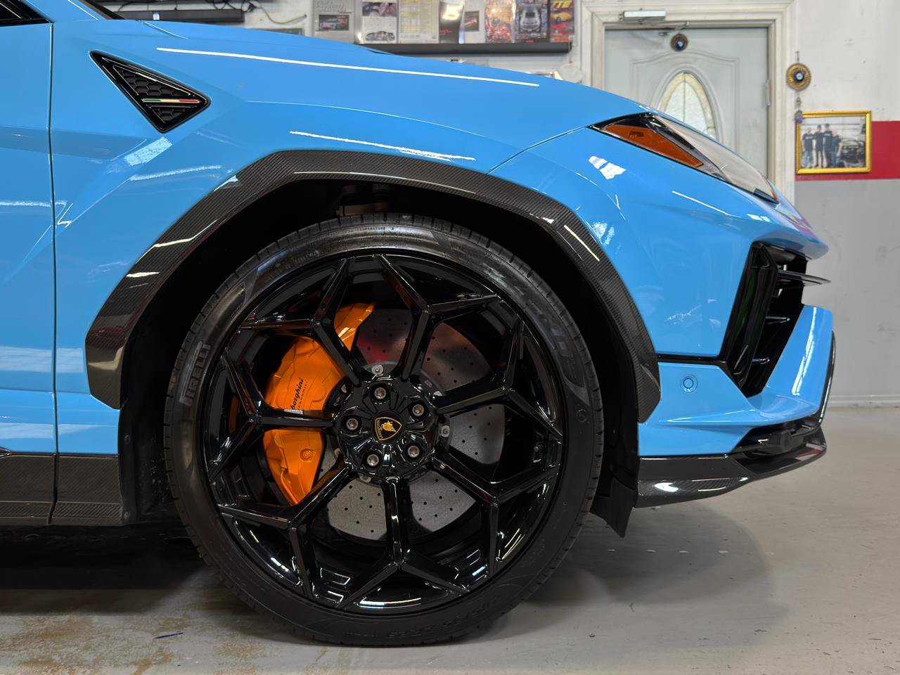 Used 2024 Lamborghini Urus Performante AWD/4WD image 13