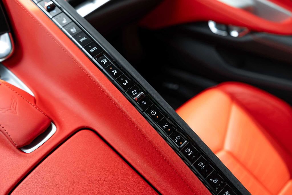 Used 2020 Chevrolet Corvette Stingray Preferred Cpe w/ 2LT Preferred Equipment Group RWD image 20