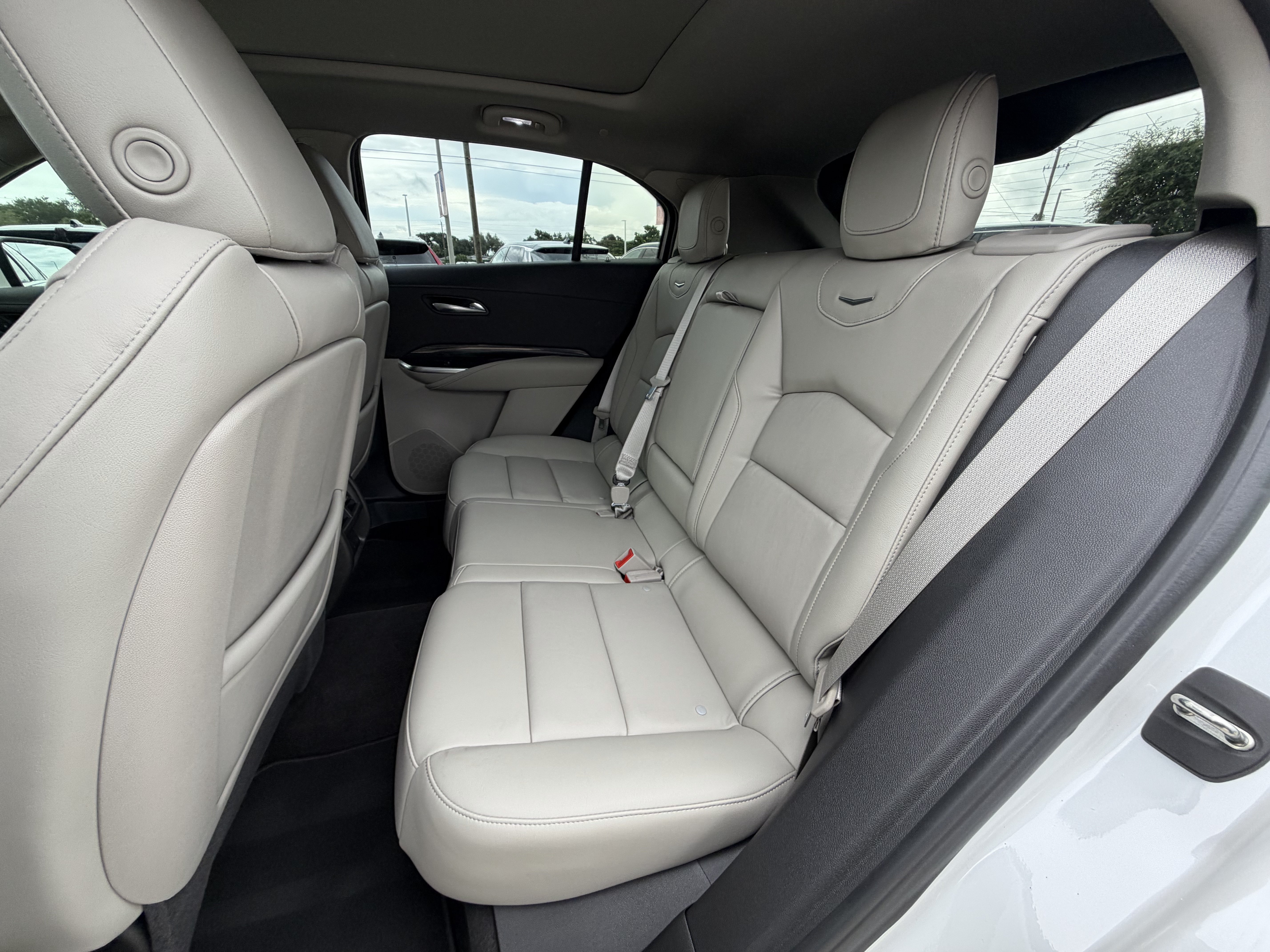 Certified 2022 Cadillac XT4 Premium Luxury w/ Enhanced Visibility Package FWD image 14