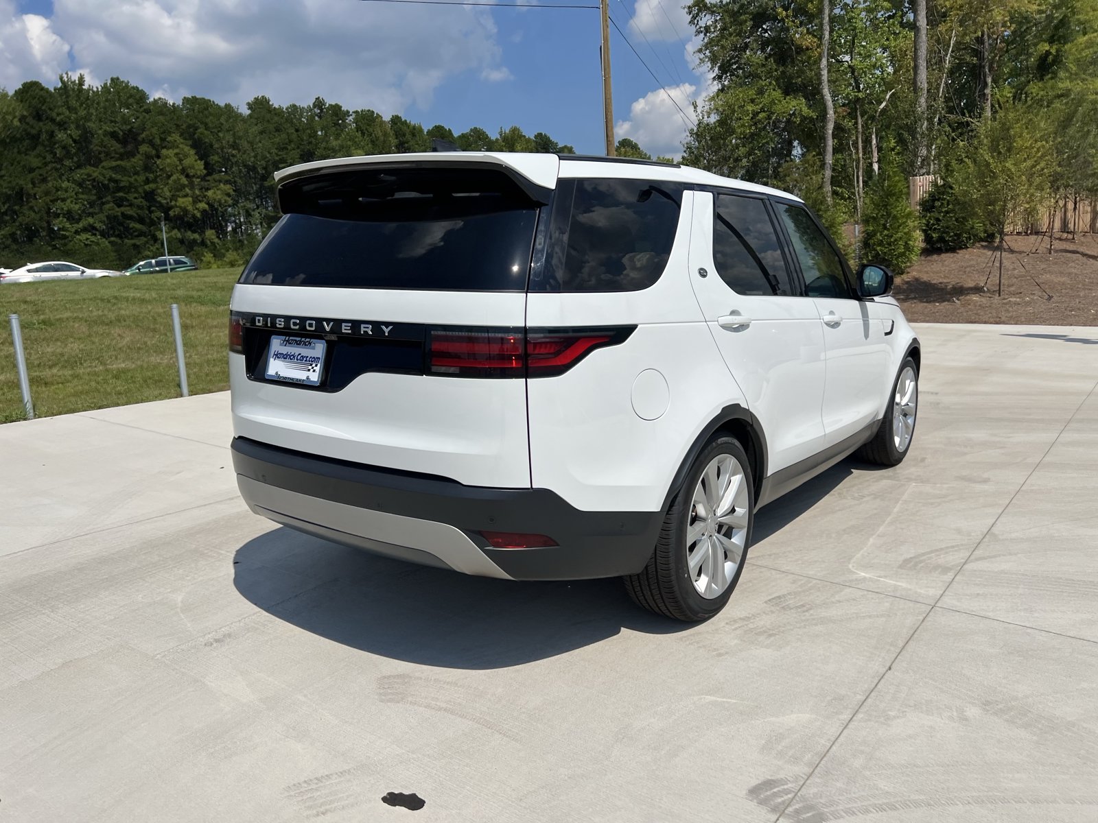 Used 2024 Land Rover Discovery S AWD/4WD image 8