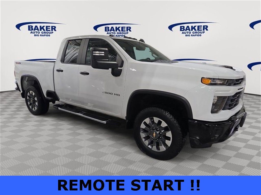 Used 2024 Chevrolet Silverado 2500 Custom w/ Custom Convenience Package image 2