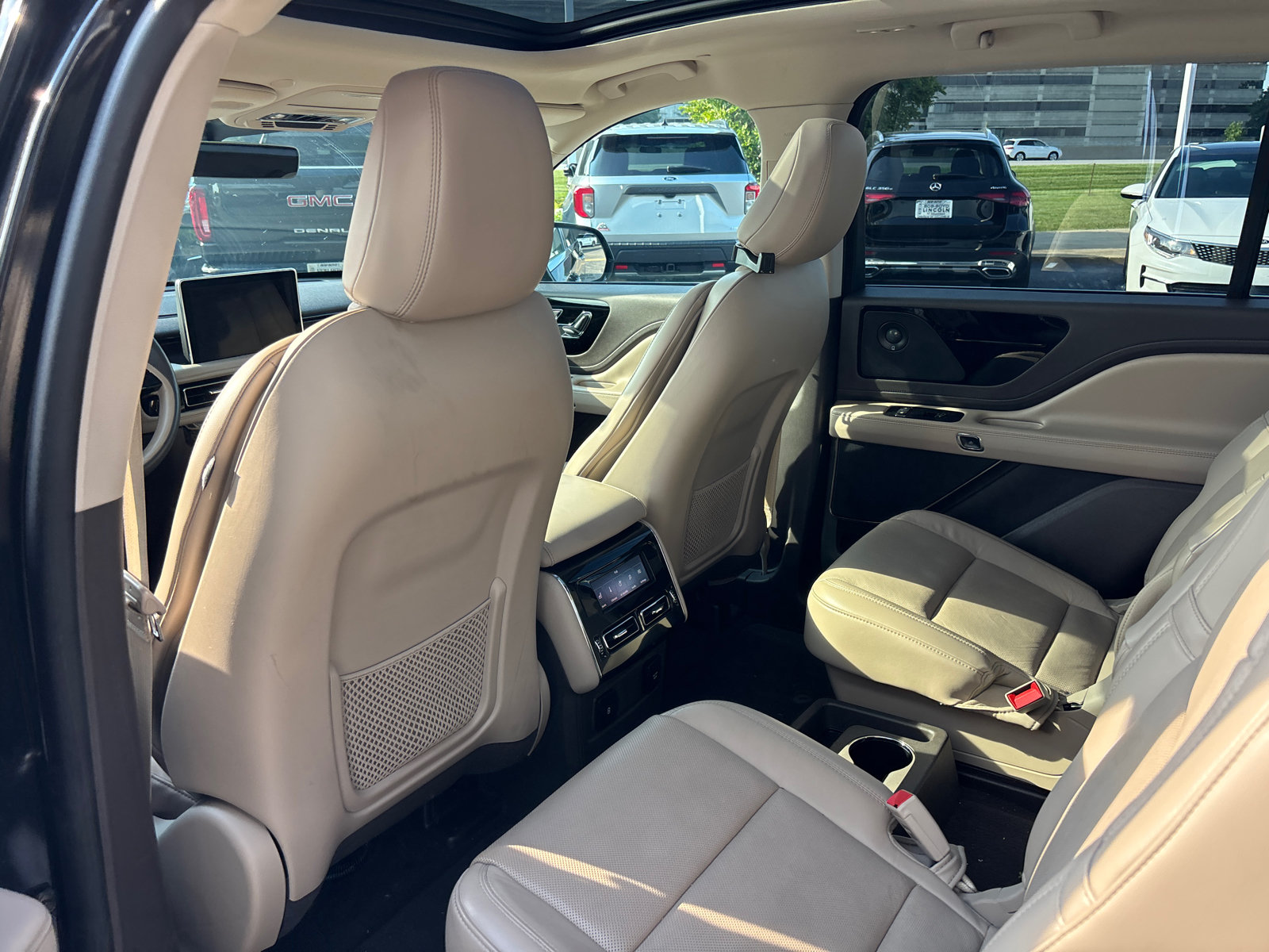 Used 2021 Lincoln Aviator Reserve w/ Equipment Group 201A AWD/4WD image 27
