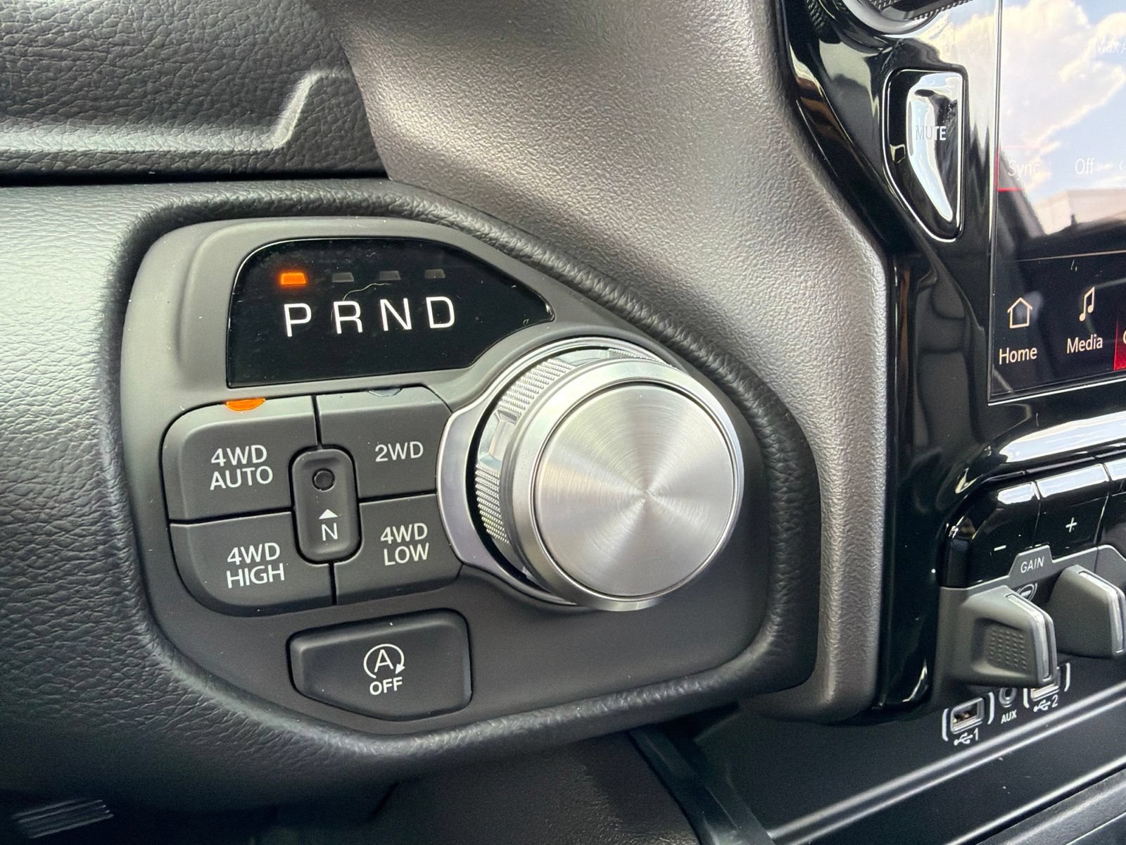New 2027 RAM 1500 Laramie w/ Laramie Southwest Edition AWD/4WD image 26
