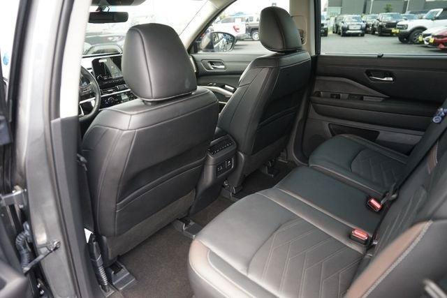 Used 2025 Nissan Pathfinder Platinum w/ Cargo Package FWD image 12