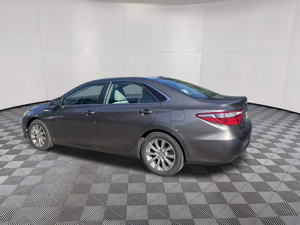 Used 2015 Toyota Camry XLE w/ Moonroof Package FWD image 14