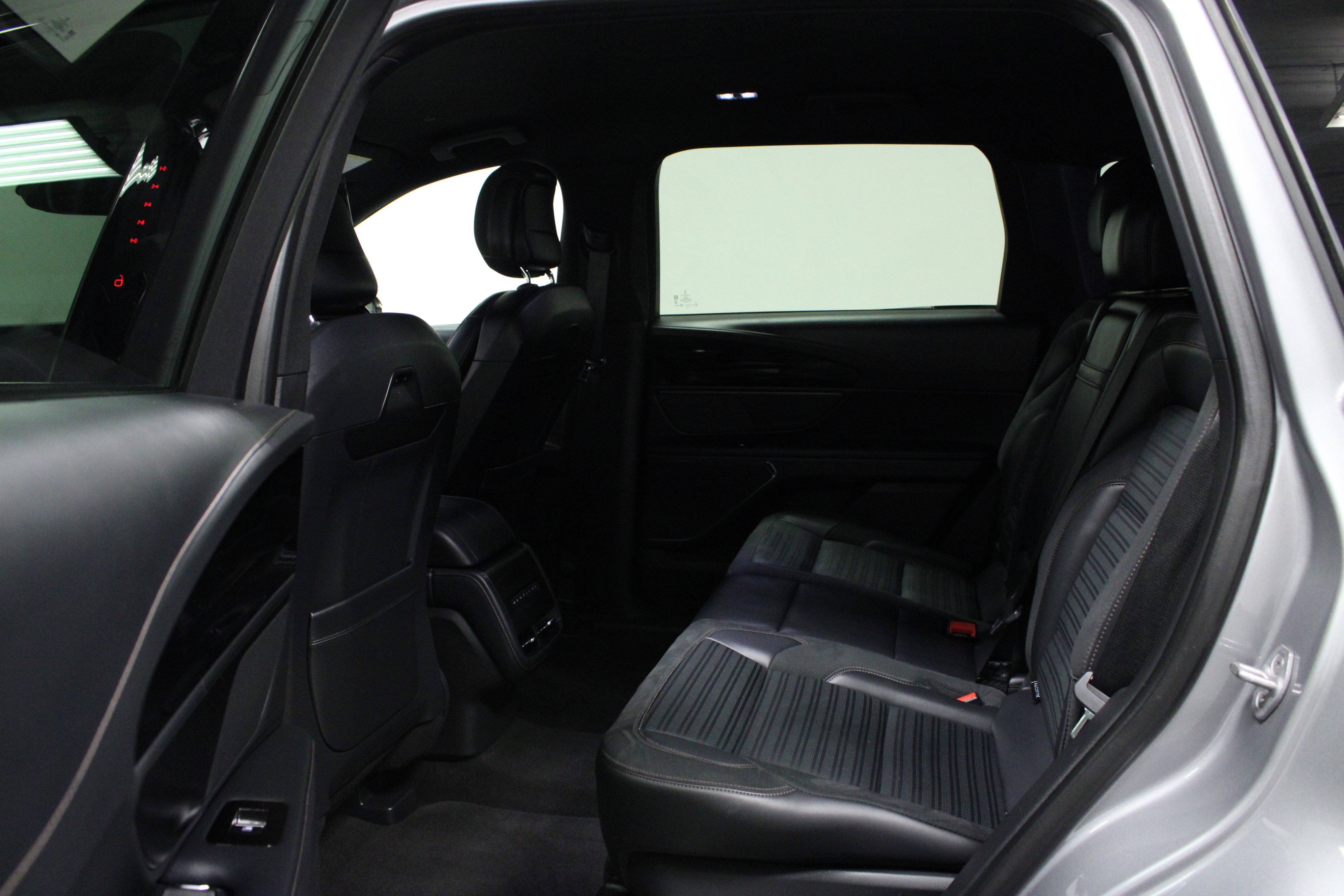 Used 2024 Lincoln Nautilus Reserve w/ Jet Appearance Package (87T) image 13