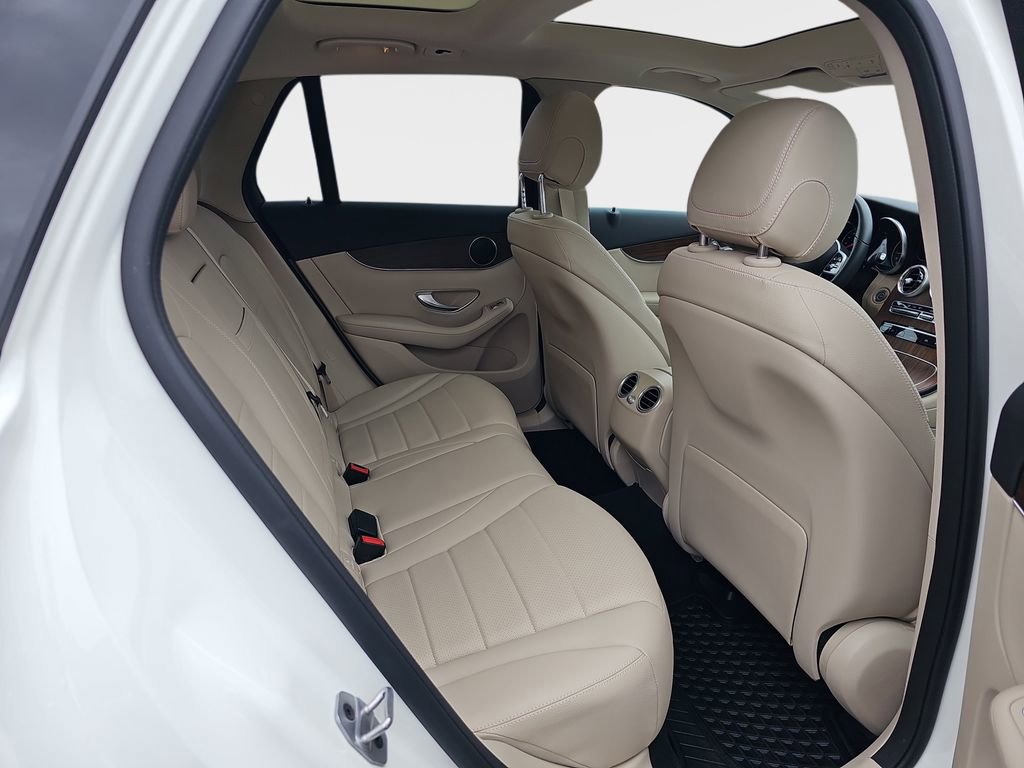 Used 2022 Mercedes-Benz GLC 300 4MATIC image 14