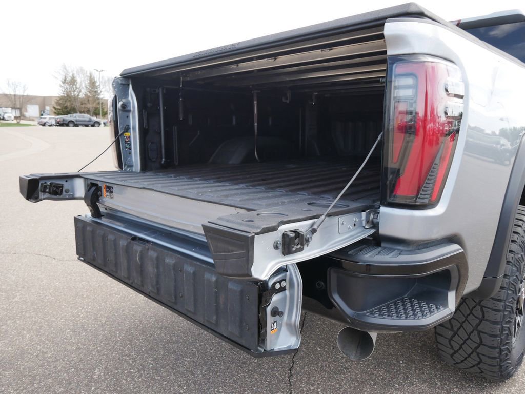 Used 2025 GMC Sierra 2500 AT4X AWD/4WD image 12