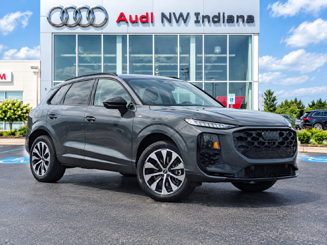 New 2026 Audi Q3 quattro 2.0T AWD/4WD image 1