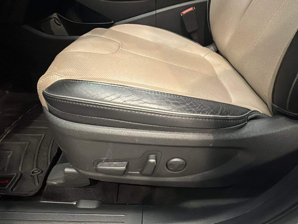 Certified 2022 Hyundai Santa Fe SEL w/ Convenience + Premium Package image 10