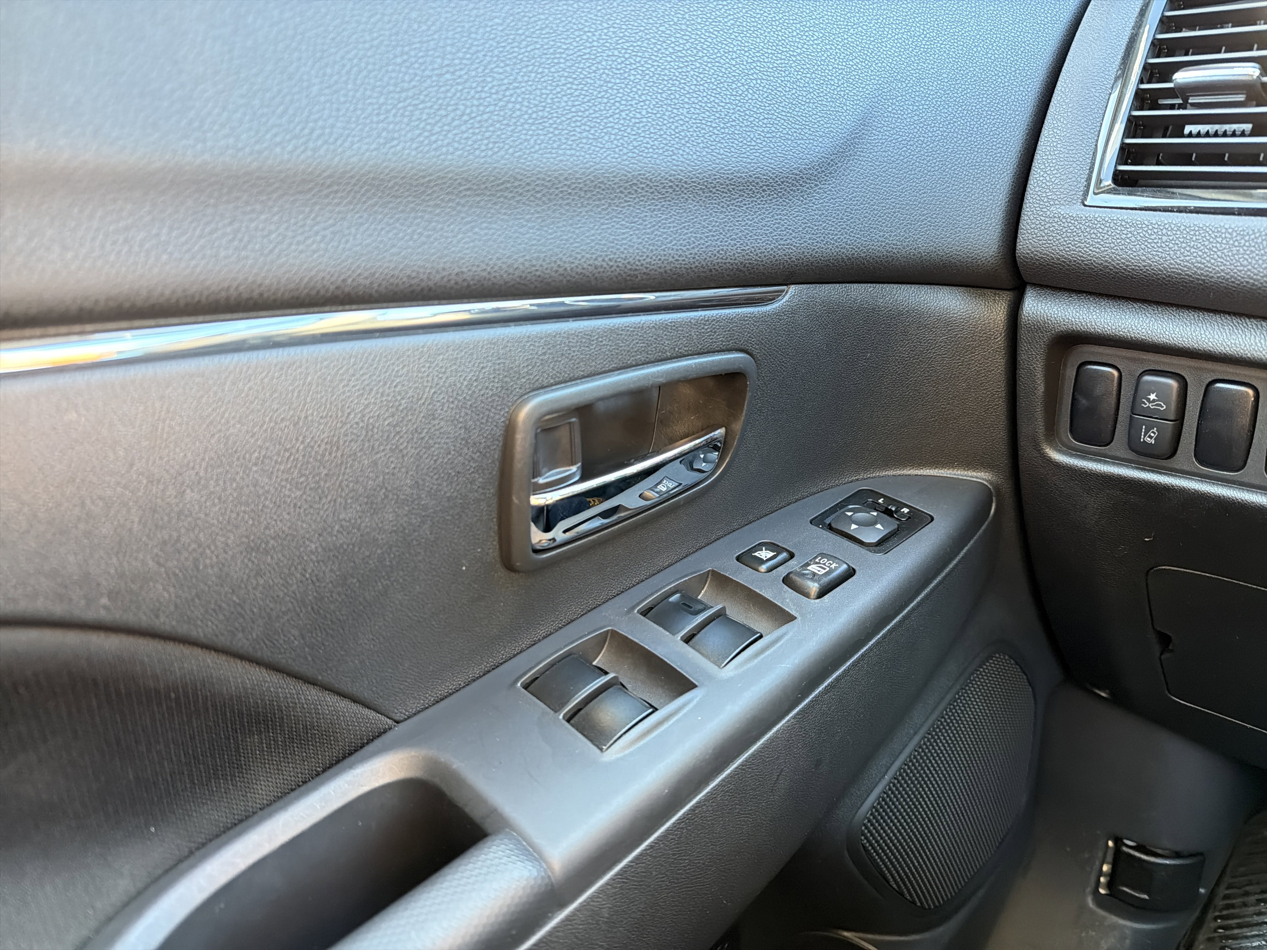 Used 2025 Mitsubishi Outlander Sport ES image 24