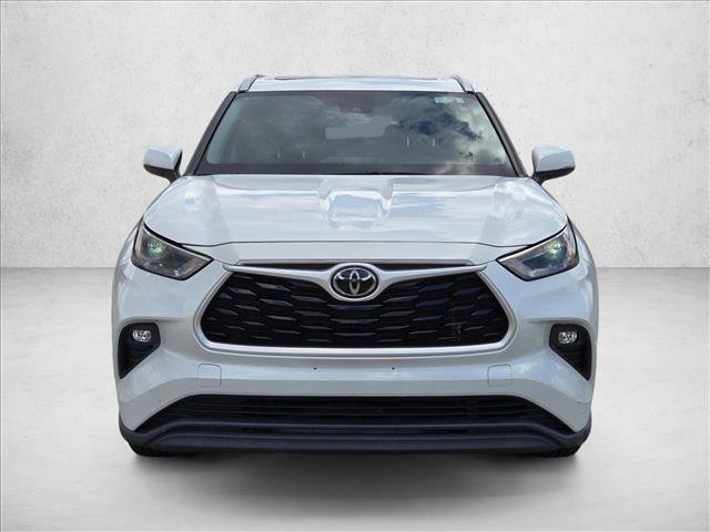 Used 2022 Toyota Highlander XLE FWD video 2