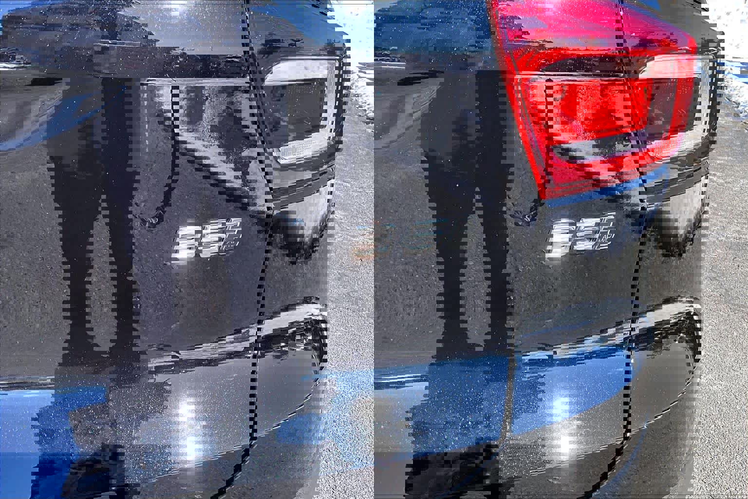 Used 2023 Volvo XC40 B5 Plus w/ Driver Assist Package image 10