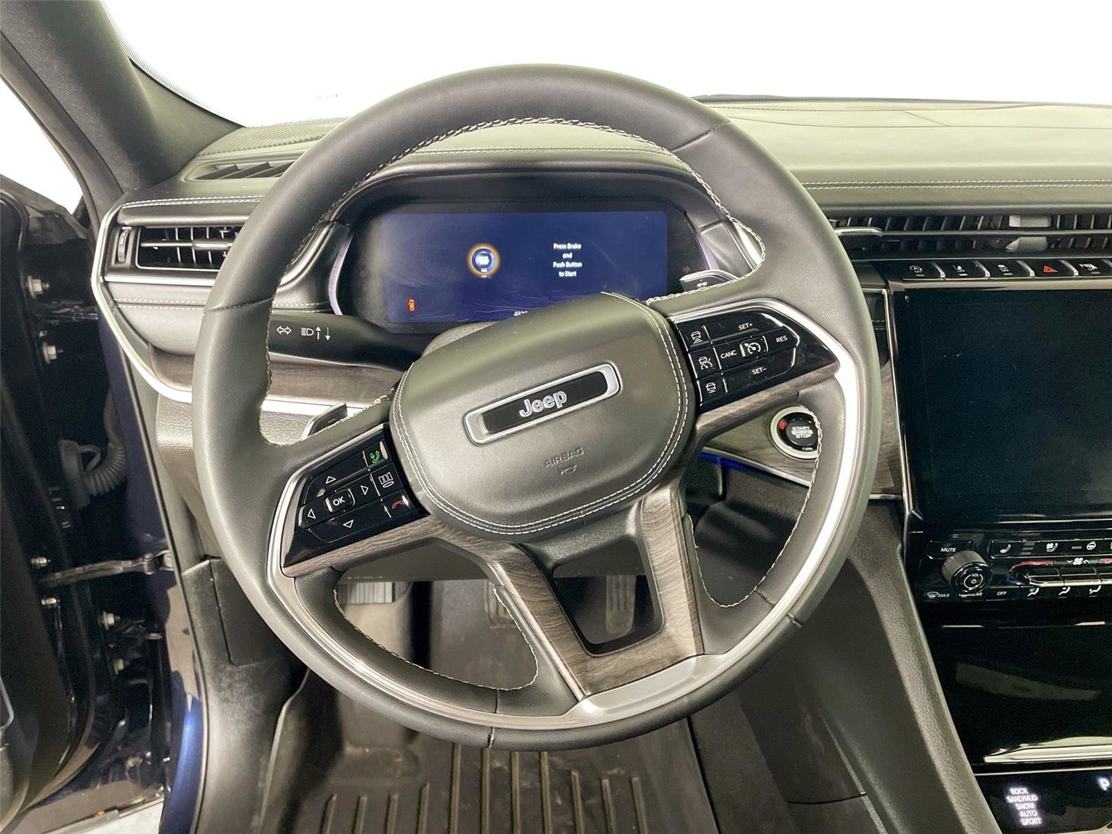 Used 2023 Jeep Grand Cherokee L Overland AWD/4WD image 19