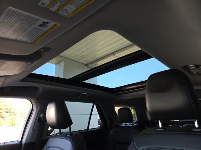 Used 2022 Ford Explorer XLT AWD/4WD image 7