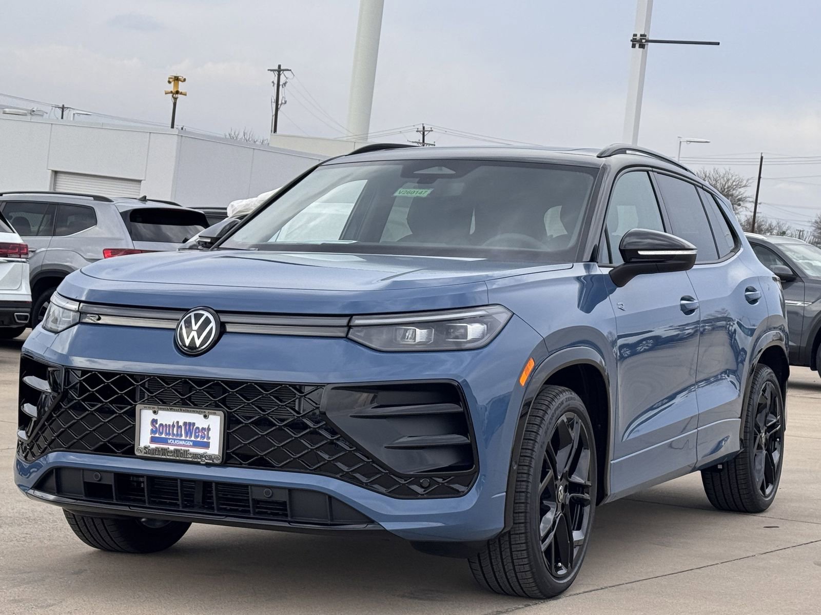 New 2026 Volkswagen Tiguan SE R-Line image 8