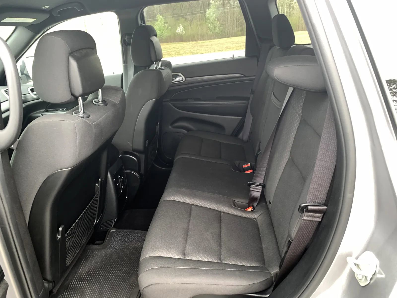 Used 2019 Jeep Grand Cherokee Laredo RWD image 27