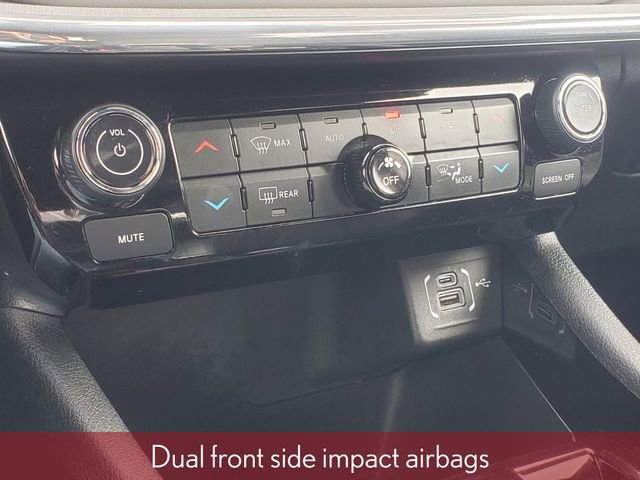 Used 2023 Jeep Compass Limited image 29