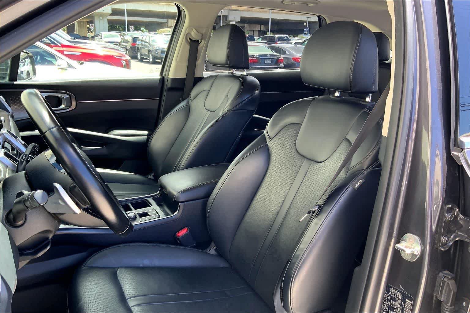 Used 2023 Kia Sorento EX w/ Panoramic Sunroof Package FWD image 11