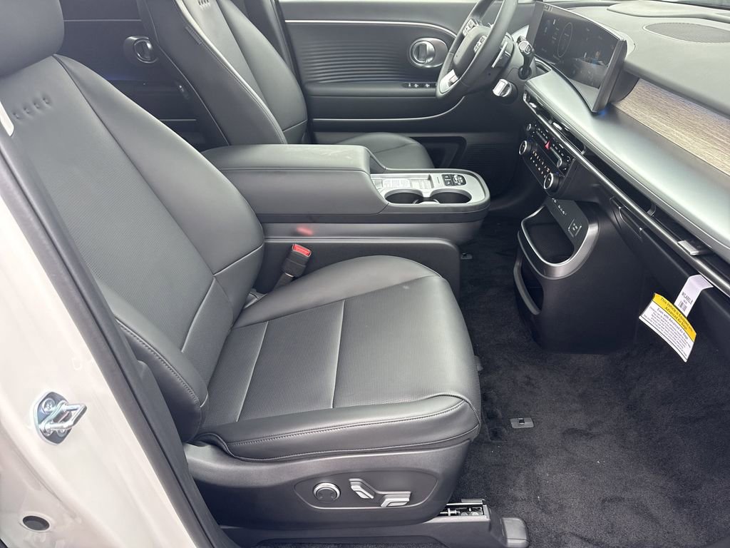 New 2026 Hyundai Ioniq 9 SEL w/ Tow & Go Package AWD/4WD image 13