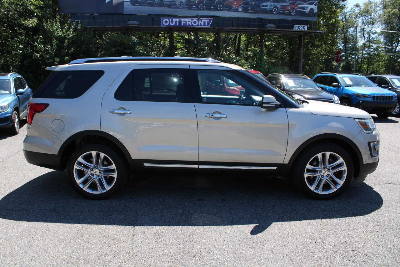 Used 2017 Ford Explorer Limited w/ Equipment Group 301A image 6