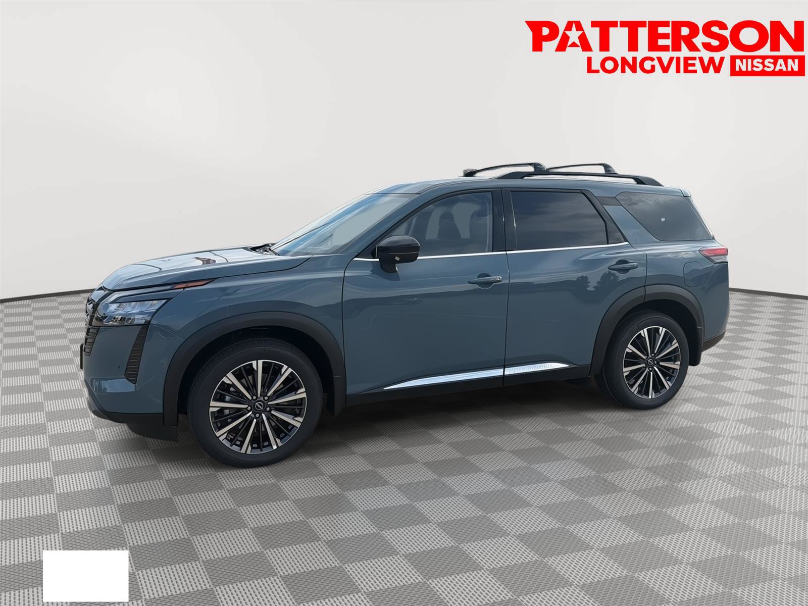Used 2026 Nissan Pathfinder Platinum FWD image 4