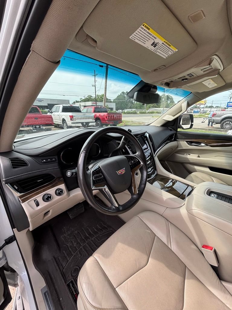 Used 2020 Cadillac Escalade ESV Premium Luxury AWD/4WD image 9