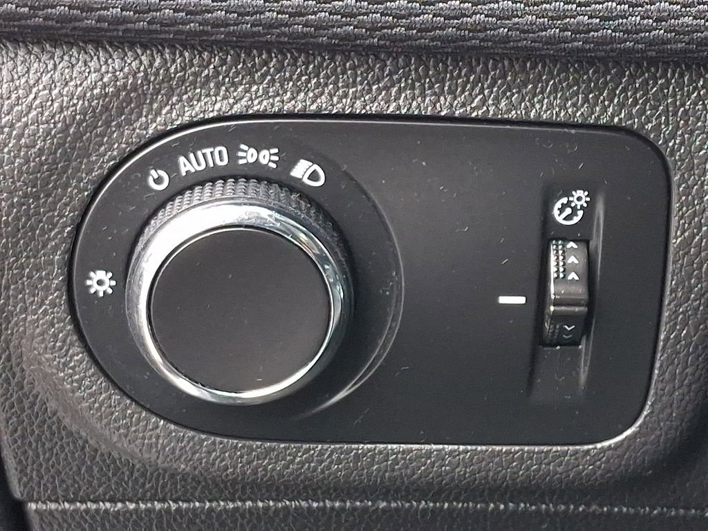 Certified 2017 Chevrolet Cruze LT w/ Convenience Package FWD image 25
